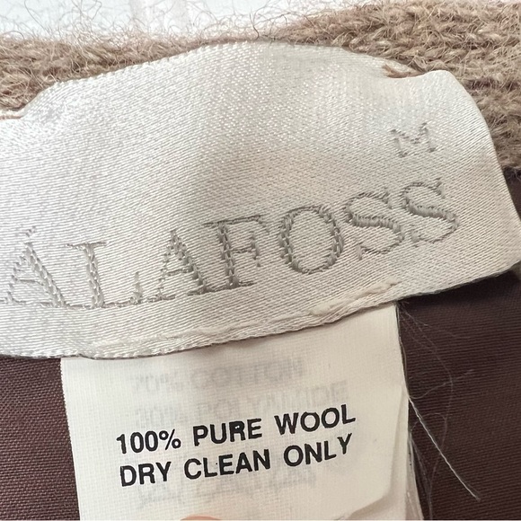 Alafoss Nordic Women’s Zip Front Iceland 100% Wool Sweater Vest Medium 458 - Picture 2 of 3